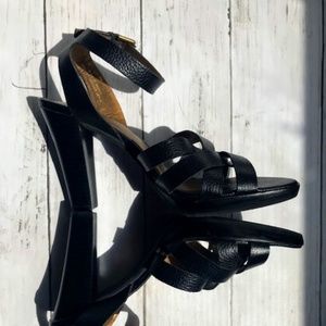UNISA ELEGANT BLACK ANKLE STRAP SANDALS SZ 7.5